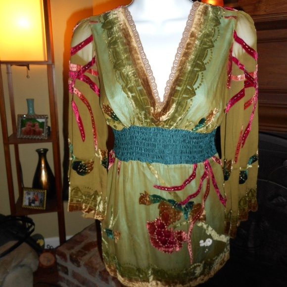 Hale Bob Tops - SOLD!! Hale Bob Green embroidered top, Small